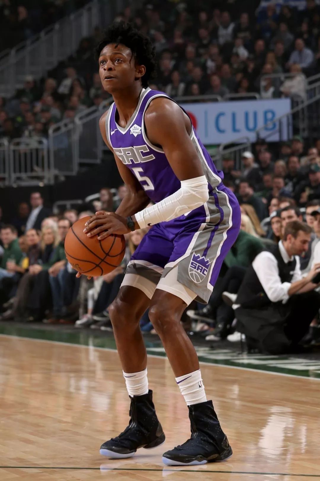 激烈角逐 激烈角逐