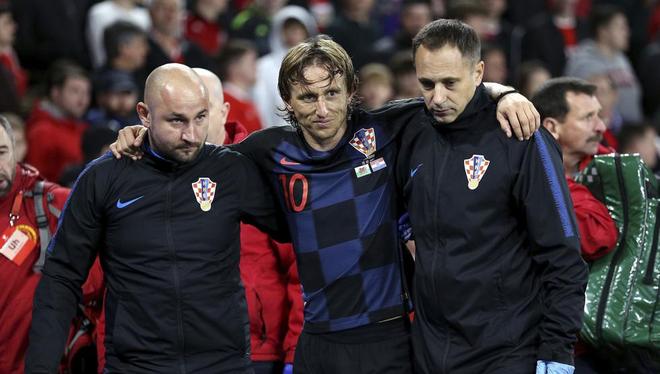 任来帮助他 任来帮助他