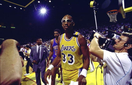 而红雀在游 而红雀在游