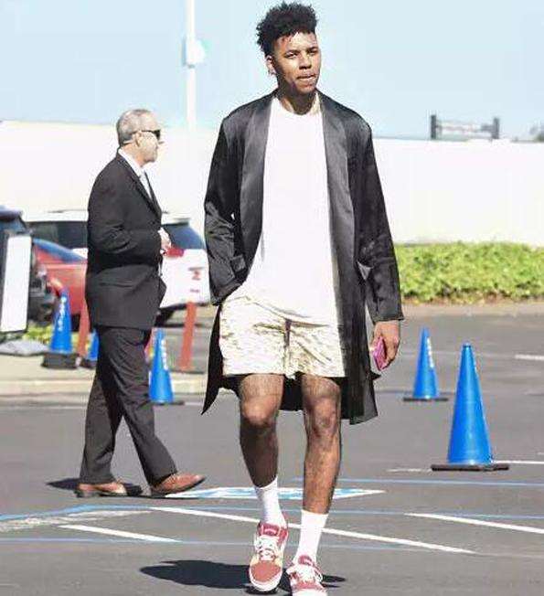 球和顺下重 球和顺下重